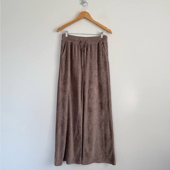 Beyond Yoga Tropez Terrycloth Pull-On Pant - Picture 4 of 9